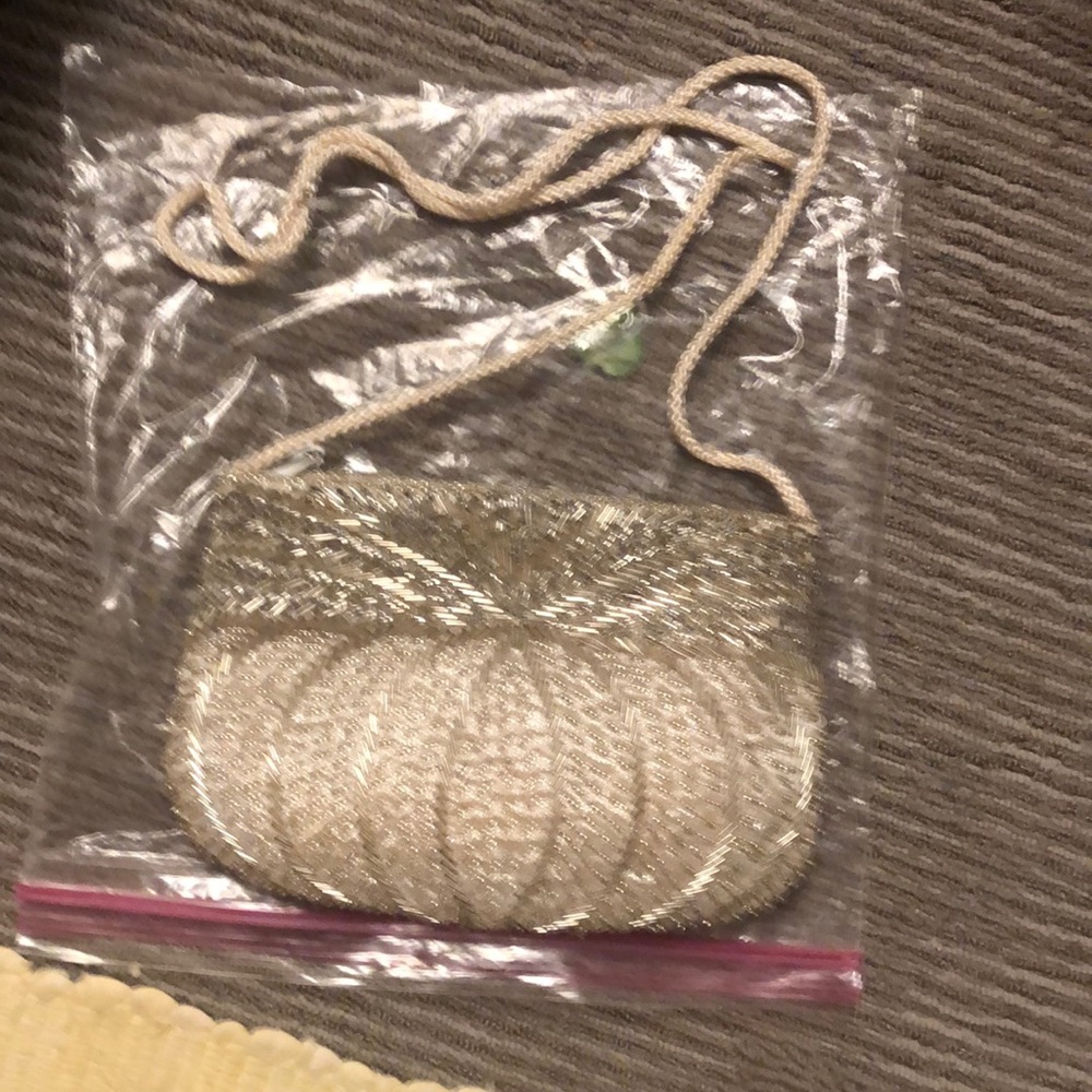 Women’s handmade beaded clutch purse